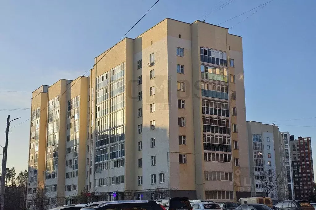 3-к кв. Свердловская область, Верхняя Пышма ул. Уральских Рабочих, 42 ... - Фото 0