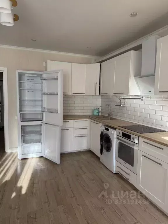 3-к кв. Астраханская область, Астрахань ул. Савушкина, 4к1 (100.0 м) - Фото 1