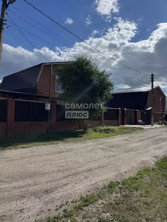 Таунхаус в Курская область, Курск Велюровая ул., 18 (100 м) - Фото 2