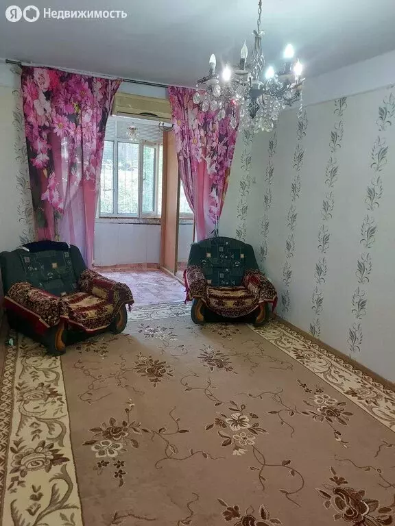 2-комнатная квартира: Махачкала, улица Юсупа Акаева, 3А (50 м) - Фото 1