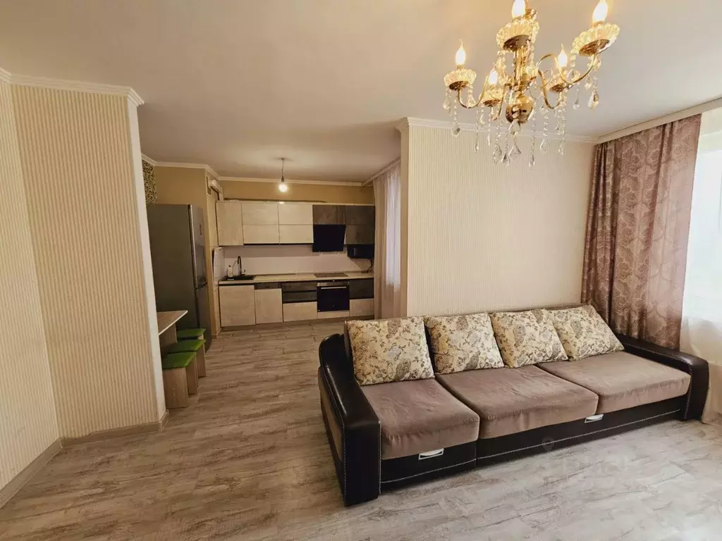 2-к кв. Красноярский край, Красноярск Взлетка мкр, ул. Батурина, 40 ... - Фото 0