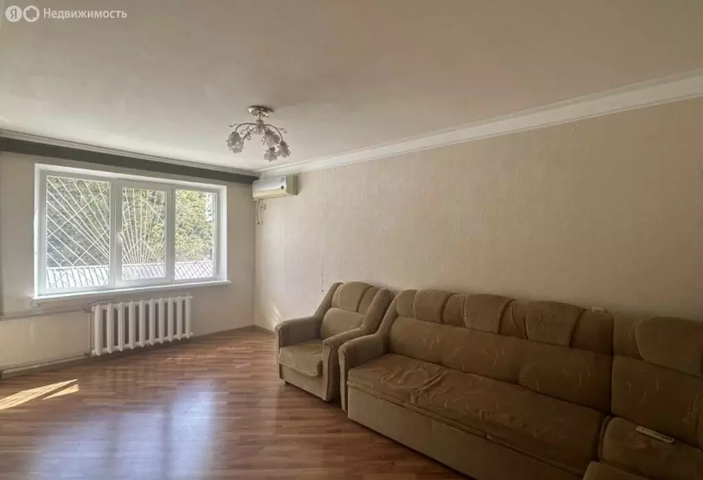 3-комнатная квартира: Армавир, улица Ефремова, 230 (72 м) - Фото 0