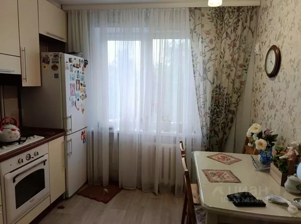 Комната Смоленская область, Смоленск просп. Строителей, 8 - Фото 1