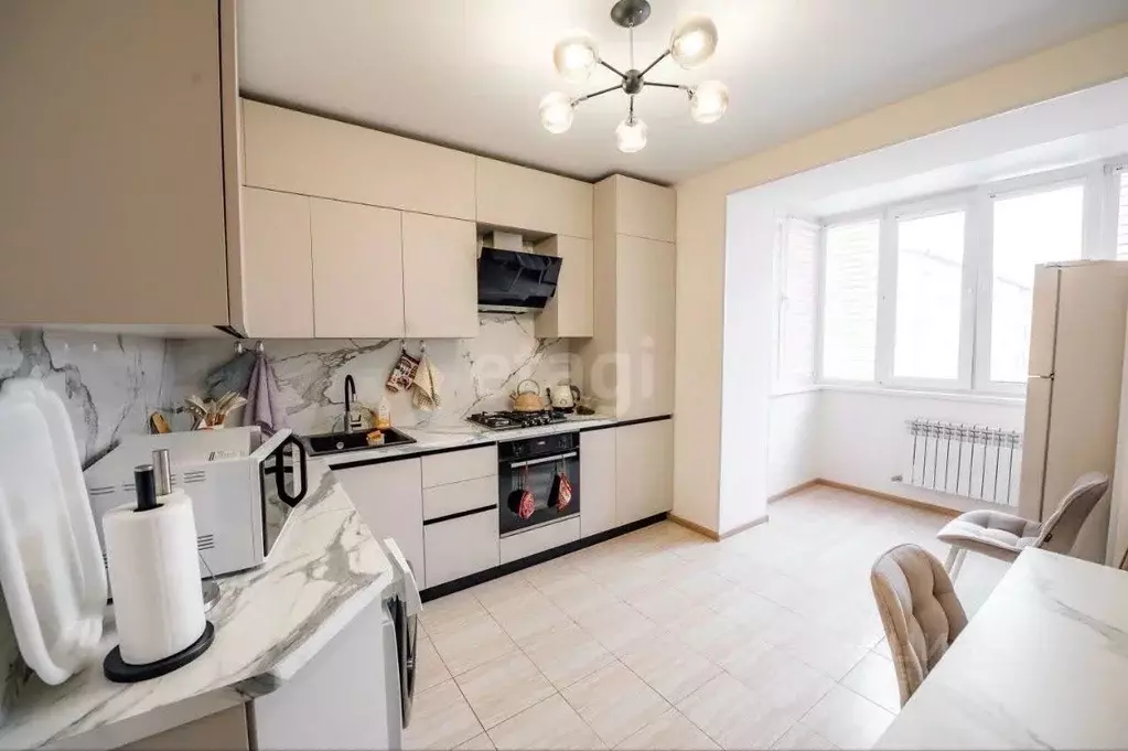 3-к кв. Северная Осетия, Владикавказ ул. Курсантов-Кировцев, 37 (90.0 ... - Фото 1