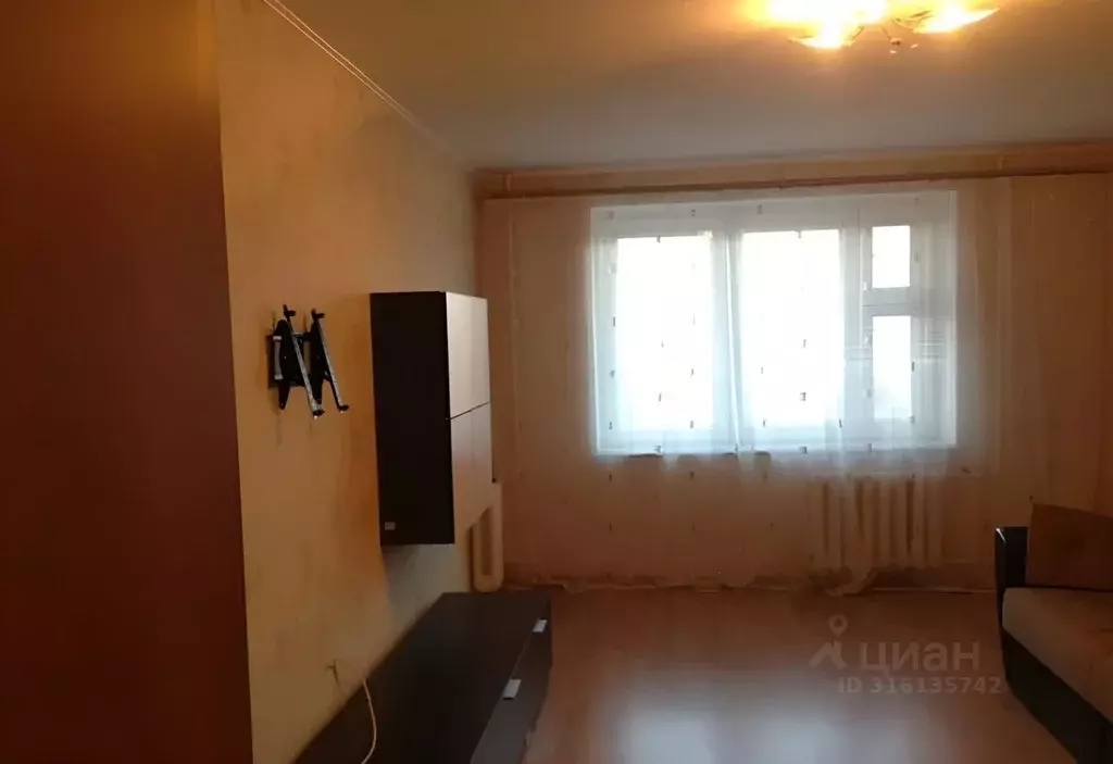 2-к кв. Брянская область, Брянск ул. Крахмалева, 35 (70.0 м) - Фото 1