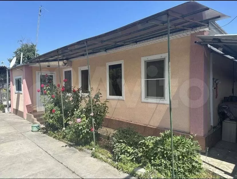 Дом в Карачаево-Черкесия, Черкесск ул. Лермонтова, 148 (80 м) - Фото 1