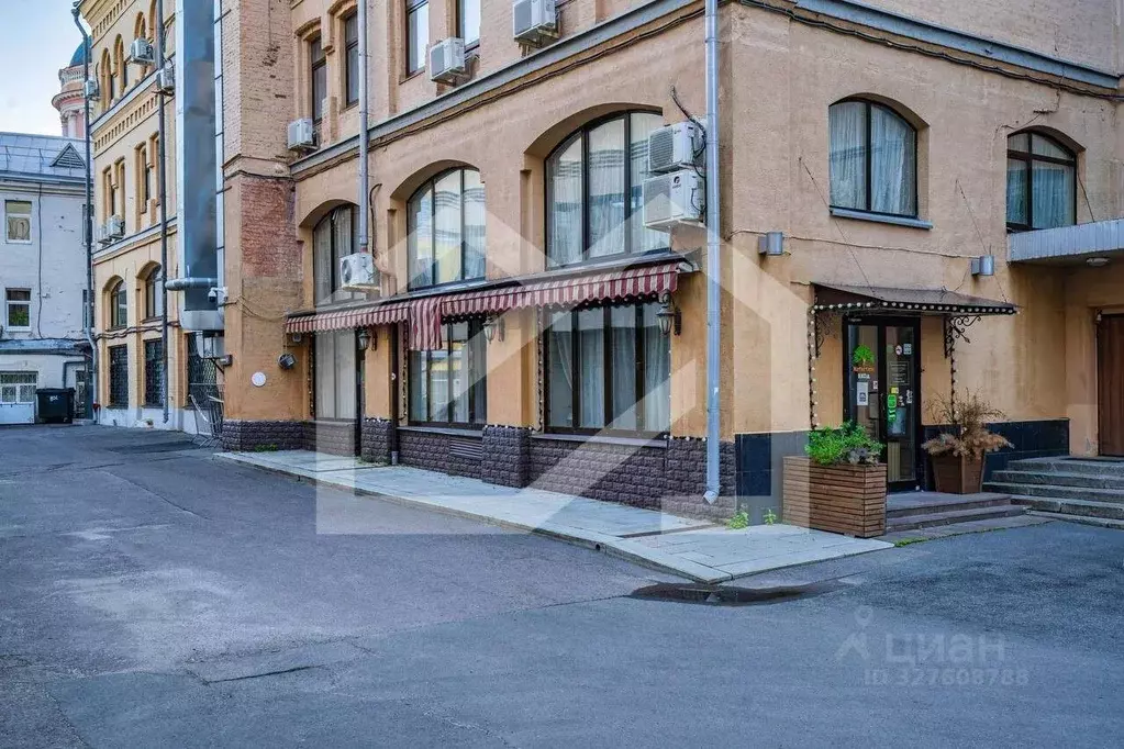 Торговая площадь в Москва Большой Черкасский пер., 13С4 (241 м) - Фото 1