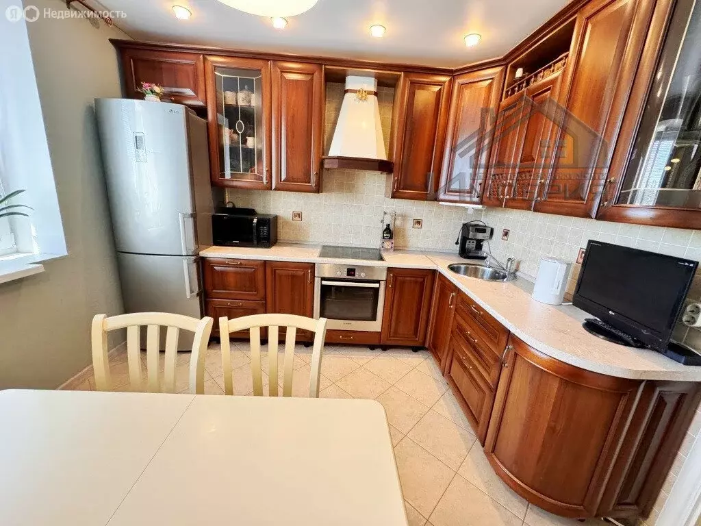 3-комнатная квартира: Казань, улица Максимова, 40 (96 м) - Фото 1
