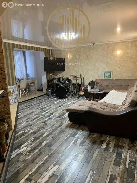 4-комнатная квартира: Ессентуки, улица 60 лет Октября, 9 (101 м) - Фото 0