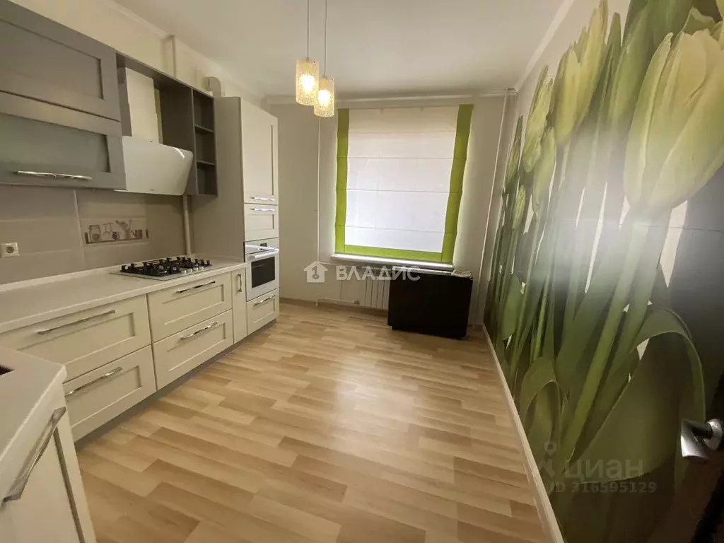 2-к кв. Белгородская область, Белгород ул. Есенина, 32а (62.2 м) - Фото 1