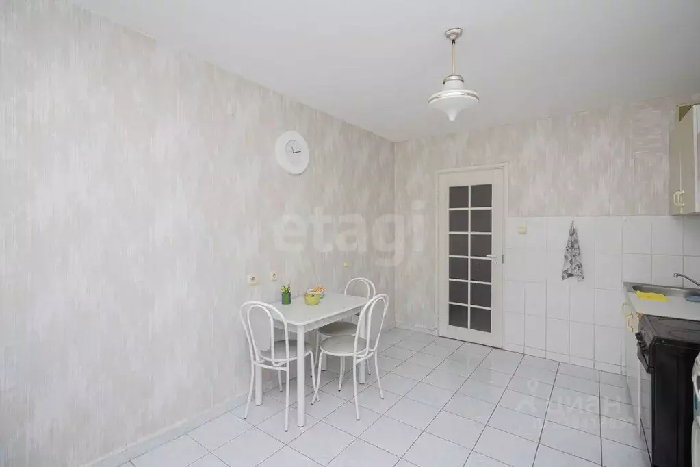 1-к кв. Тюменская область, Тюмень ул. 50 лет Октября, 30 (41.5 м) - Фото 2