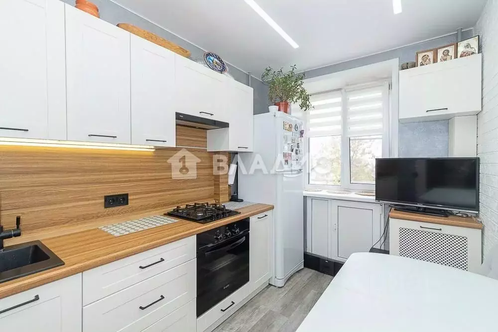 3-к кв. Владимирская область, Владимир ул. Ноябрьская, 8А (59.8 м) - Фото 0