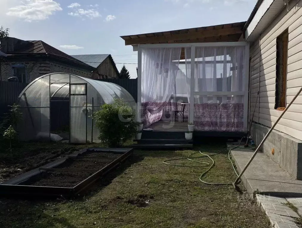 Дом в Алтайский край, Барнаул ул. Фомина, 129 (50 м) - Фото 1