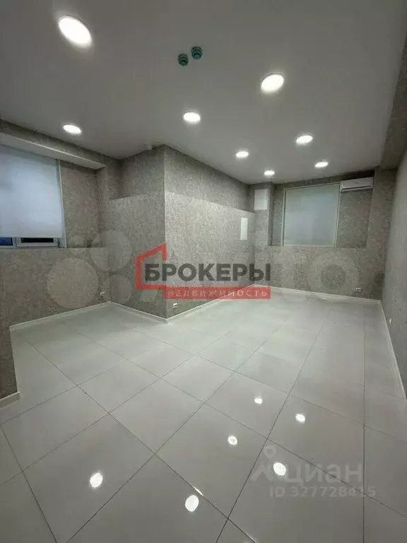 Помещение свободного назначения в Севастополь ул. Тульская, 16 (33 м) - Фото 2