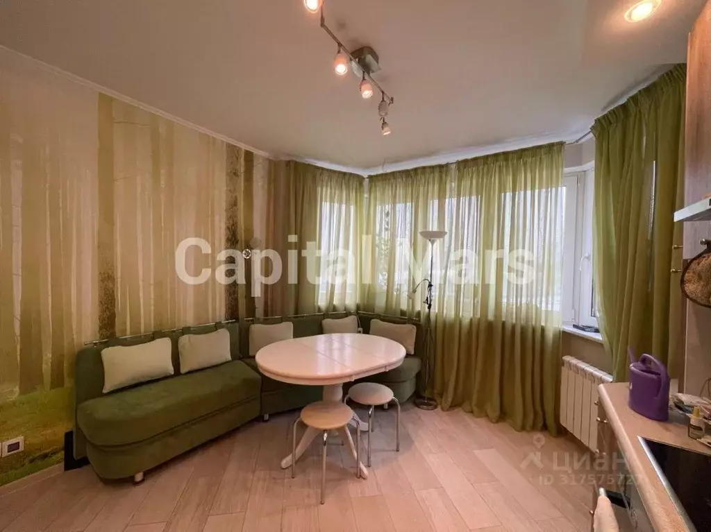 2-к кв. Московская область, Красногорск ул. Имени Зверева, 8 (60.0 м) - Фото 1