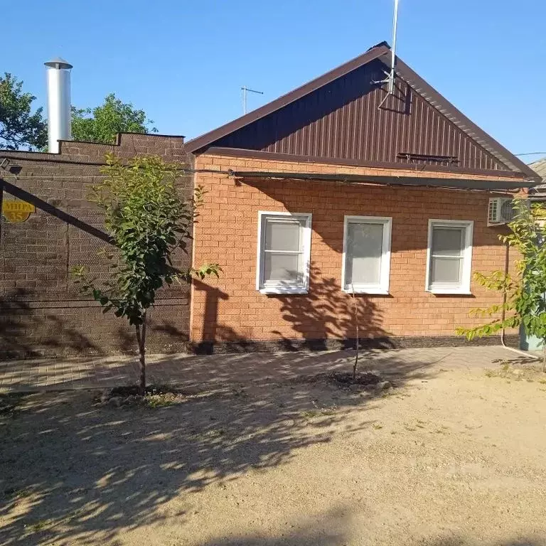 Дом в Краснодарский край, Ейск ул. Мира, 35 (50 м) - Фото 1