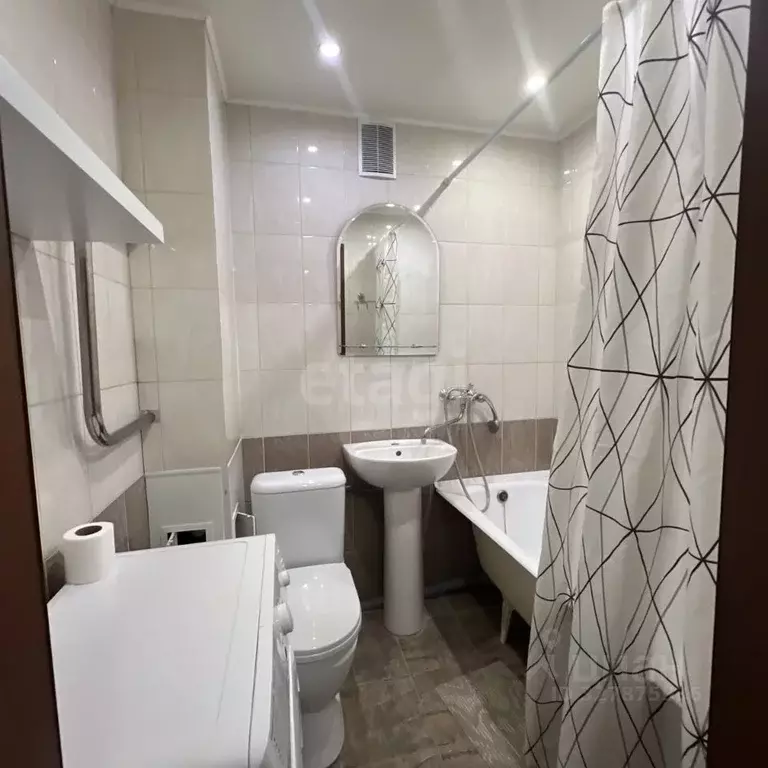 1-к кв. Тюменская область, Тюмень Микрорайон мыс, ул. Маршала ... - Фото 0