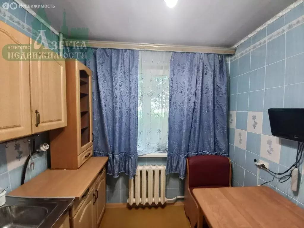 2-комнатная квартира: Смоленск, улица Академика Петрова, 1 (45 м) - Фото 0
