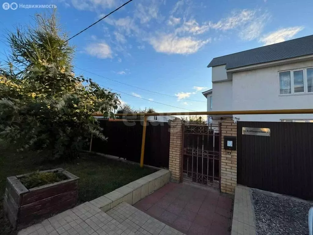 Дом в Новосемейкино, посёлок городского типа Новосемейкино, ... - Фото 1