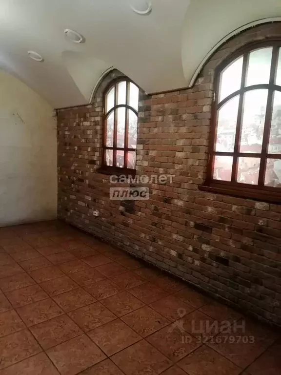 Помещение свободного назначения в Тюменская область, Тюмень ул. ... - Фото 1