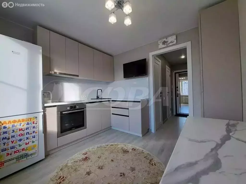 2-комнатная квартира: Тюмень, улица Газовиков, 3 (53 м) - Фото 1
