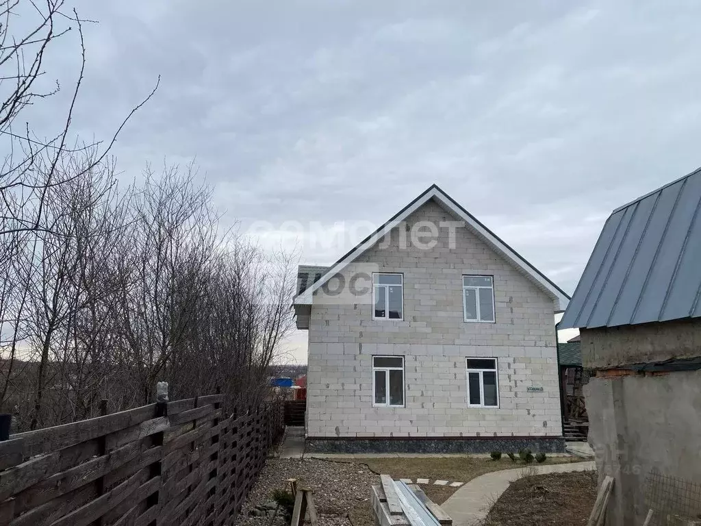 Дом в Чувашия, Чебоксары ул. Моисея Спиридонова, 20 (180 м) - Фото 0