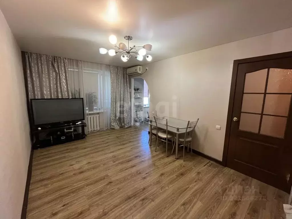 3-к кв. Саратовская область, Саратов Бакинская ул., 10 (62.4 м) - Фото 0