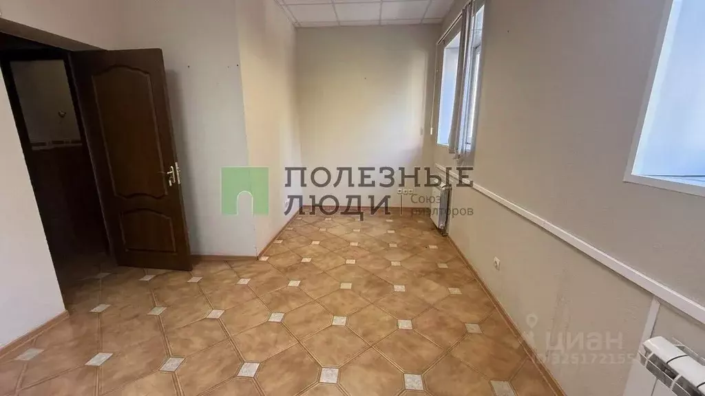 Офис в Астраханская область, Астрахань ул. Красного Знамени (15 м) - Фото 1