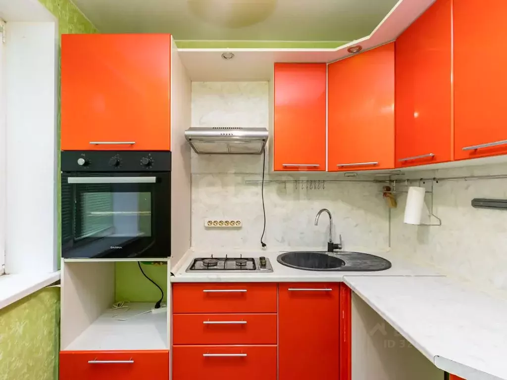 3-к кв. Тюменская область, Тюмень ул. Пермякова, 16 (42.5 м) - Фото 0