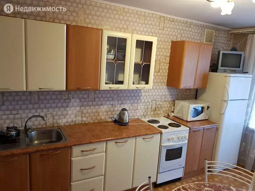2-комнатная квартира: Тюмень, улица 50 лет Октября, 3/1 (88.9 м) - Фото 1