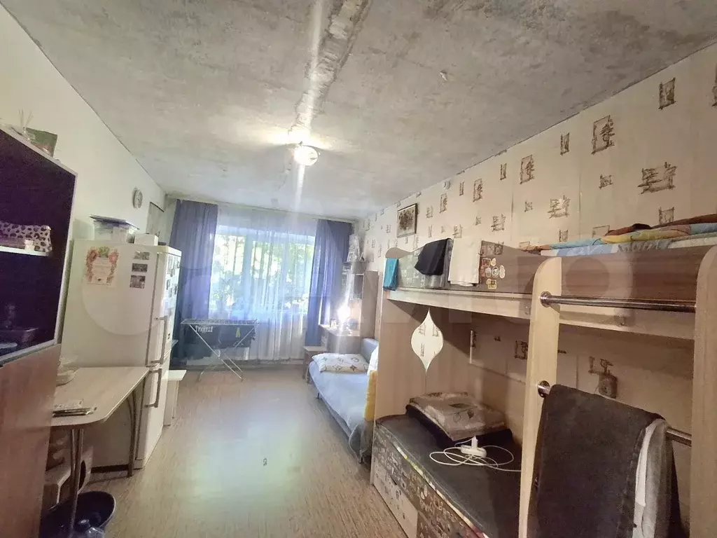 Комната 93,3 м в 5-к., 1/5 эт. - Фото 0
