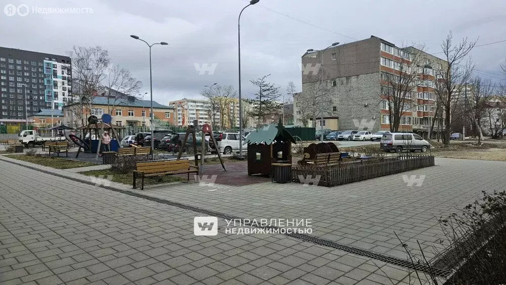 2-комнатная квартира: Южно-Сахалинск, улица Ильи Кацева, 1 (59.3 м) - Фото 1