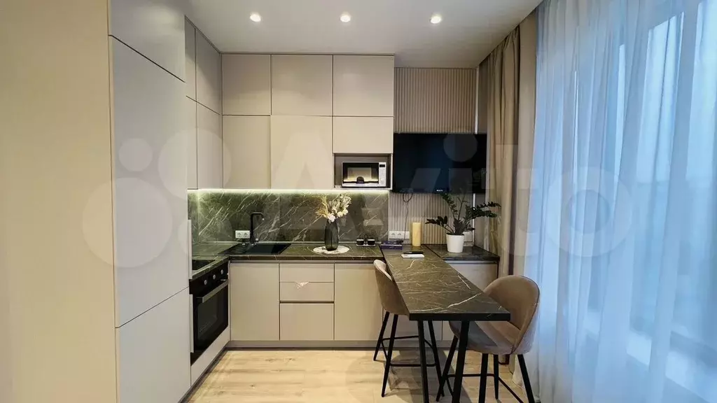 Апартаменты-студия, 37 м, 14/17 эт. - Фото 0