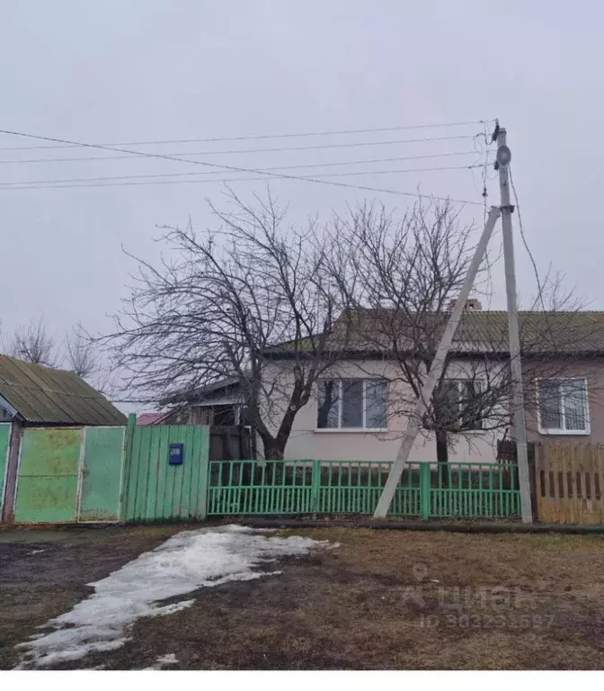 Дом в Саратовская область, Энгельсский район, Красноярское ... - Фото 0