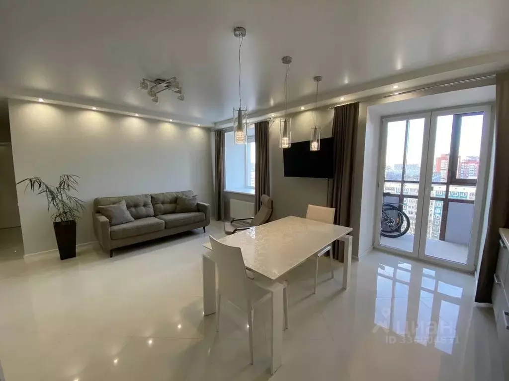 3-к кв. Санкт-Петербург ул. Есенина, 1к1 (83.7 м) - Фото 1