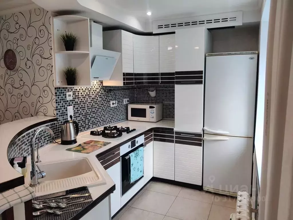 2-к кв. Татарстан, Казань ул. Хади Такташа, 103 (37.0 м) - Фото 0
