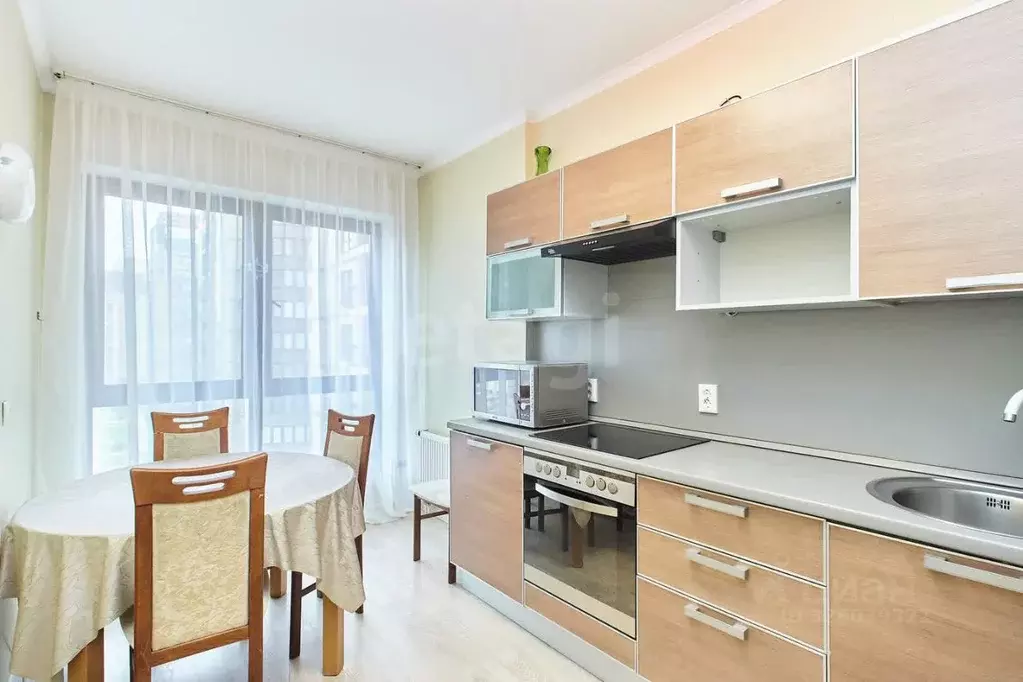 3-к кв. Тюменская область, Тюмень ул. Максима Горького, 68 (87.1 м) - Фото 1