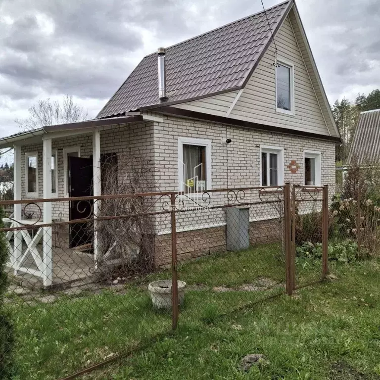 Дом в Ленинградская область, Лужский район, Толмачевское городское ... - Фото 0