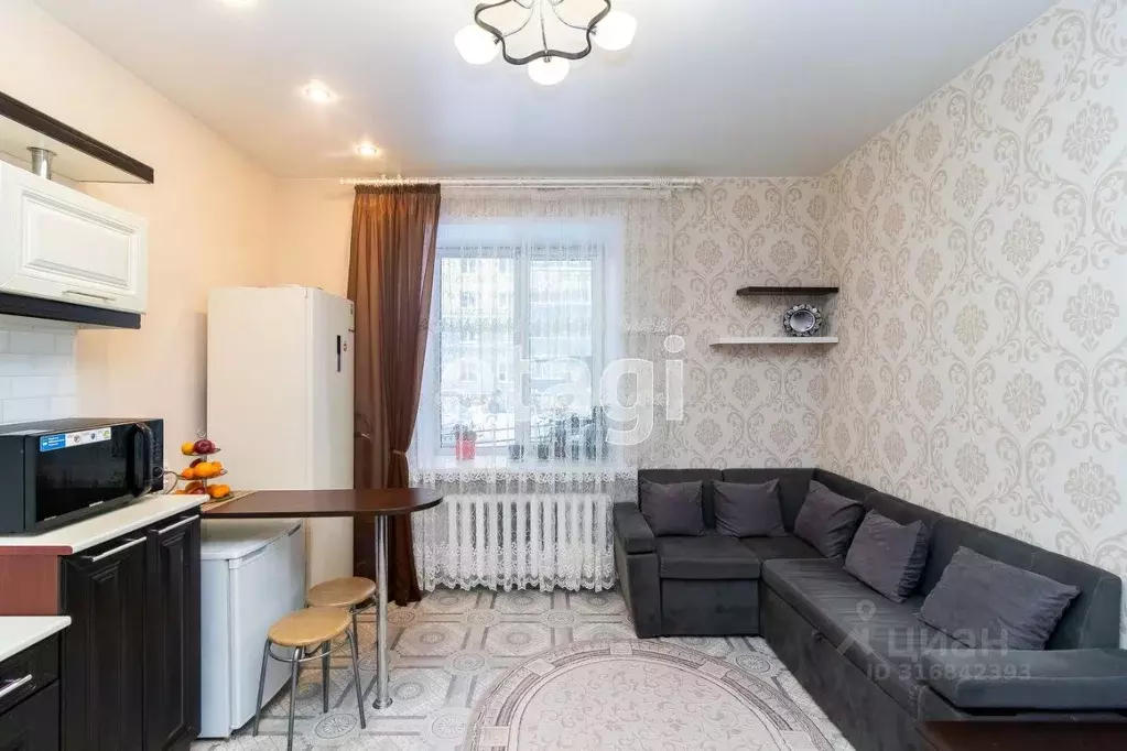 2-к кв. Тюменская область, Тюмень ул. Самарцева, 32 (52.8 м) - Фото 0