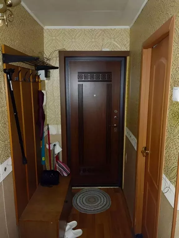 2-к кв. Свердловская область, Ревда ул. Максима Горького, 35 (42.0 м) - Фото 0