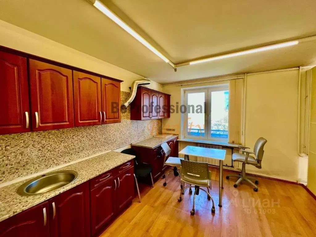 Офис в Москва ул. Каховка, 31К2 (1500 м) - Фото 1