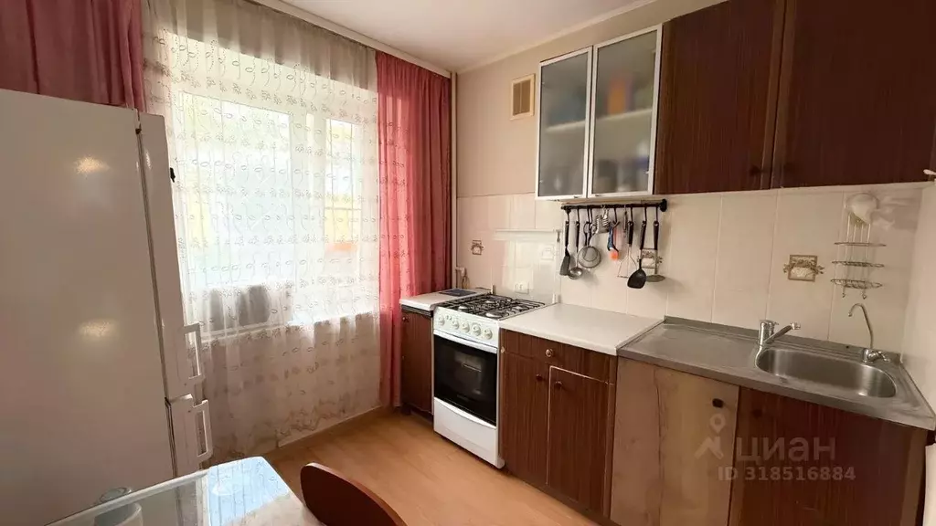 2-к кв. Московская область, Лобня ул. Маяковского, 6 (45.5 м) - Фото 0