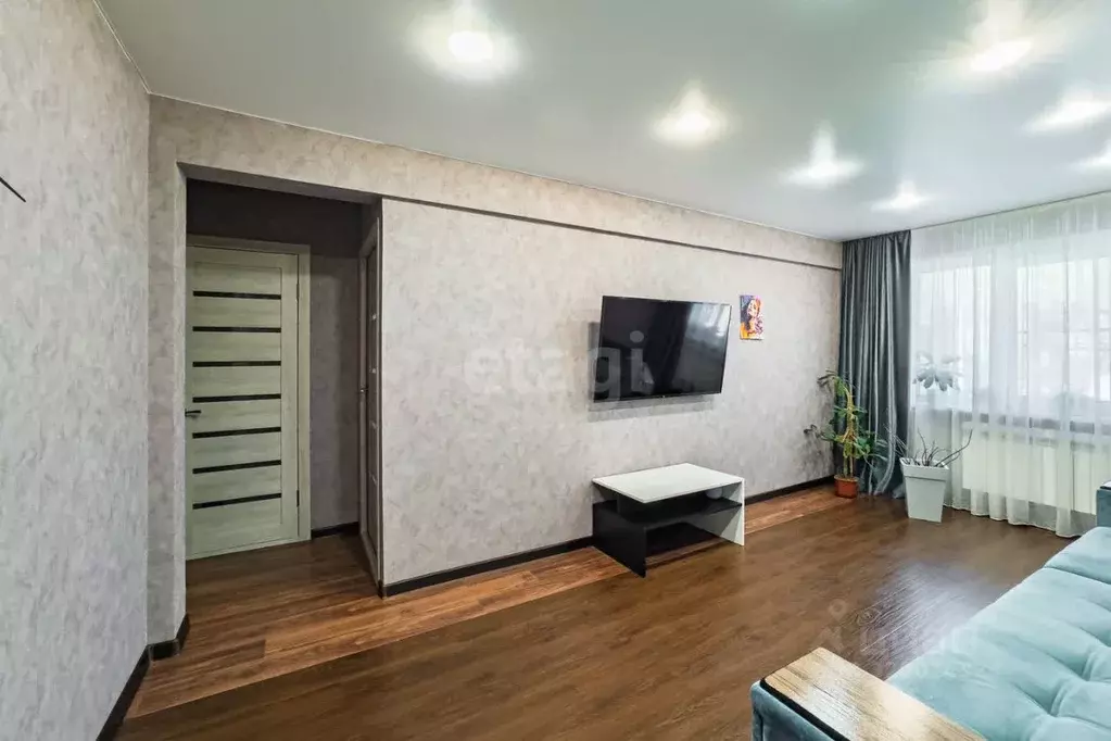 3-к кв. Ульяновская область, Ульяновск Хрустальная ул., 15 (59.5 м) - Фото 0