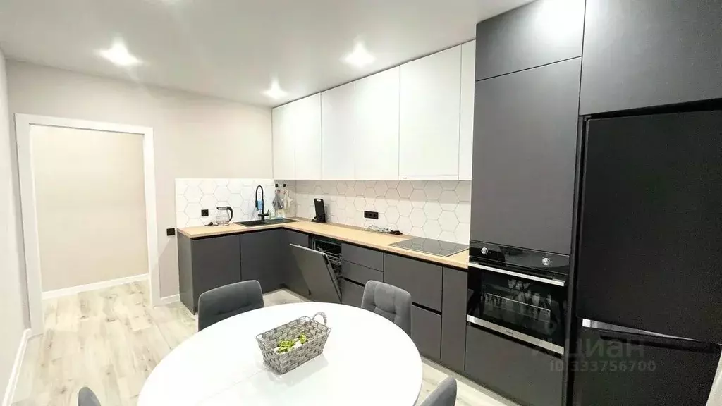 2-к кв. Татарстан, Казань ул. Николая Ершова, 65В (57.6 м) - Фото 2