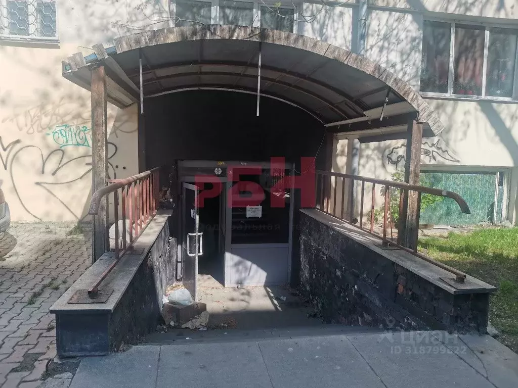 Помещение свободного назначения в Свердловская область, Екатеринбург ... - Фото 0