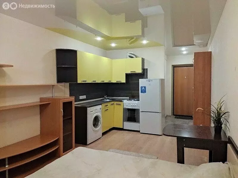 Квартира-студия: Киров, Ленинский район, Комсомольская улица, 113А ... - Фото 0