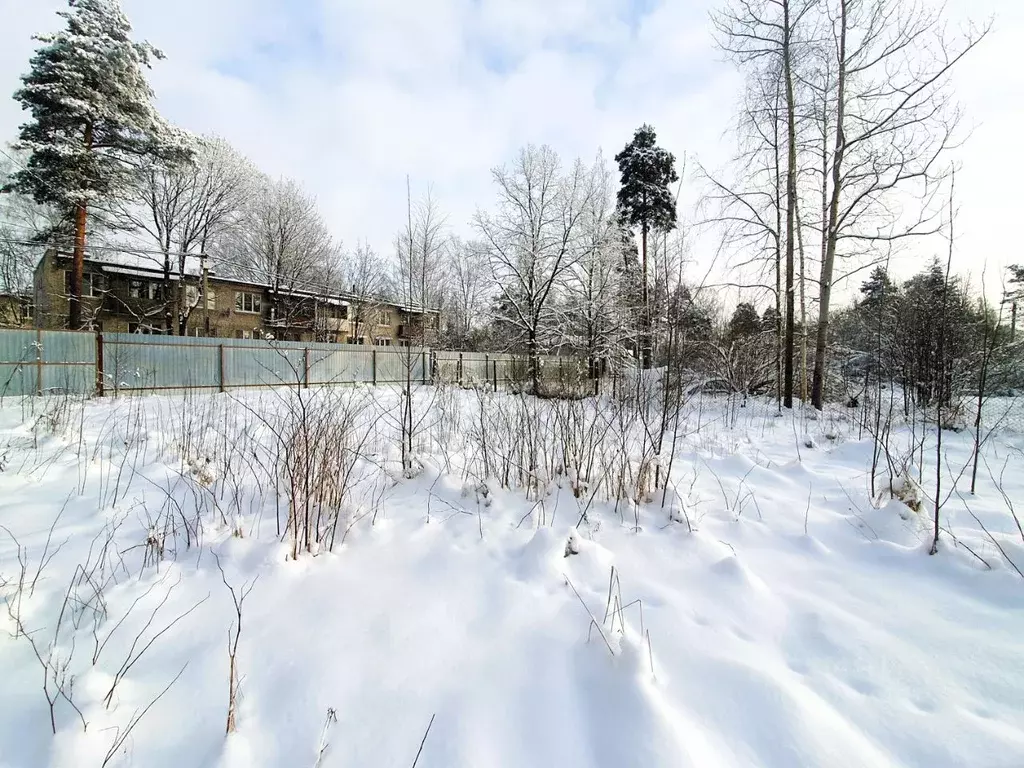 Участок в Ленинградская область, Гатчинский район, Вырица городской ... - Фото 0