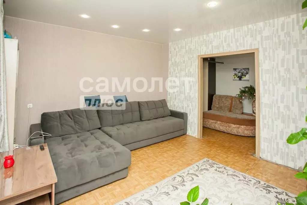 3-к кв. Кемеровская область, Березовский ул. Карбышева, 22 (64.5 м) - Фото 0