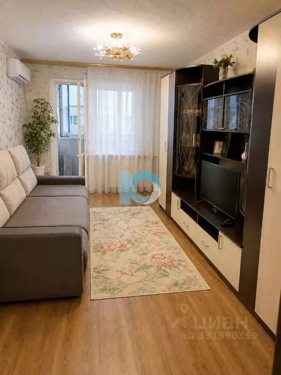 3-к кв. Брянская область, Новозыбков Красная пл., 3 (61.7 м) - Фото 1