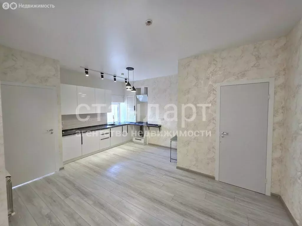Дом в Ессентуки, улица Фурманова (261.6 м) - Фото 0